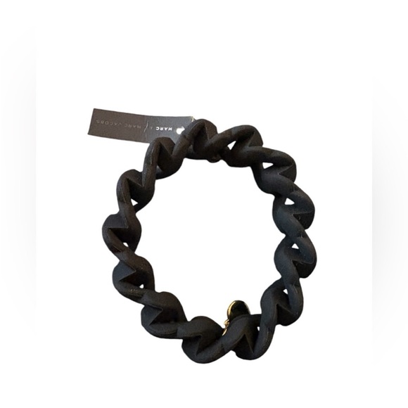 ‼️FINAL PRICE‼️ MARC JACOBS Silicone Black Haute Mess Stretch Bracelet w Charm - Picture 4 of 6